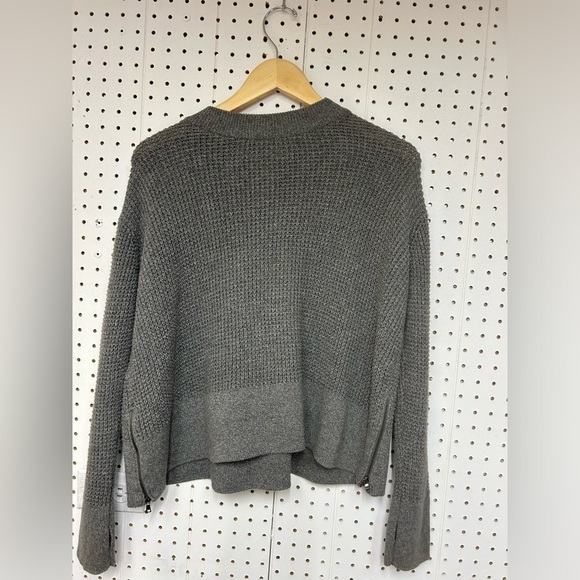 Vetta The Cropped Grey Knit Sweater - Picture 3 of 6